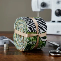 Promo ⌛ Animal Fabric Strips by Loops & Threads® ⌛ 10 Promo ⌛ Animal Fabric Strips by Loops & Threads® ⌛ -Cheap The Yarnova Store 10509765 20